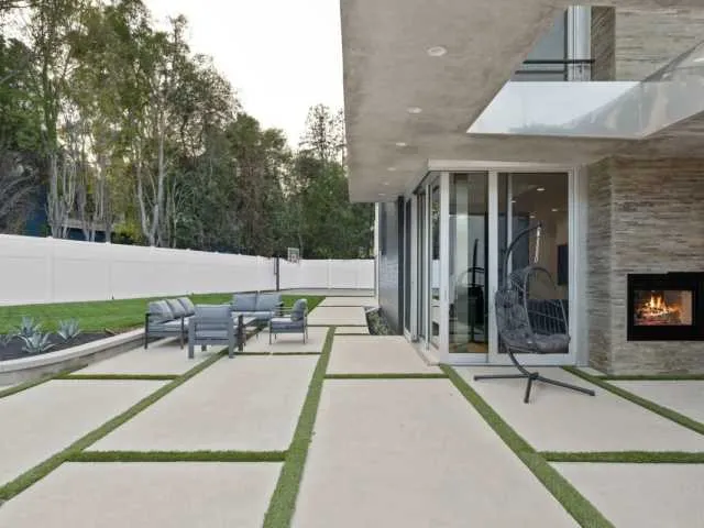 Recovery-Focused Environment with Luxurious Comforts