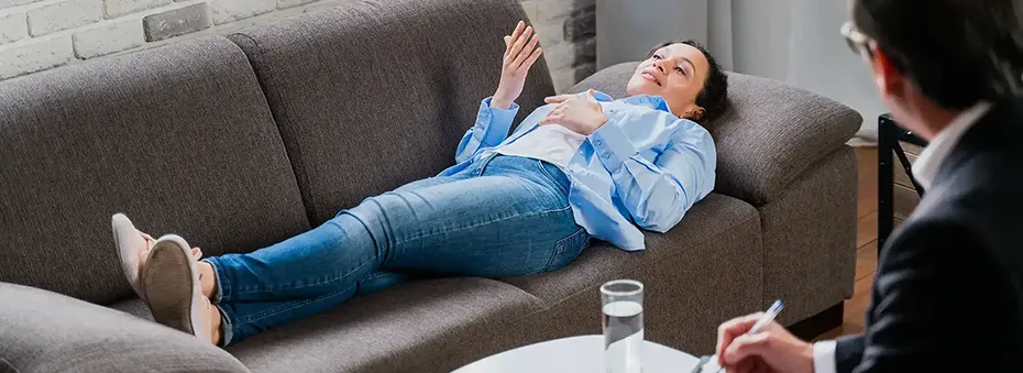 Adult woman psychology studio.