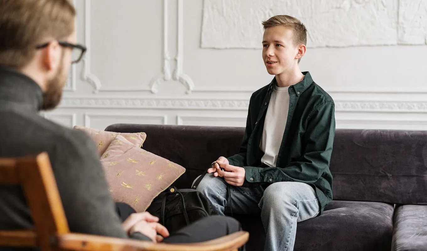 How to Help an Alcoholic Struggling with Alcohol Use Disorder