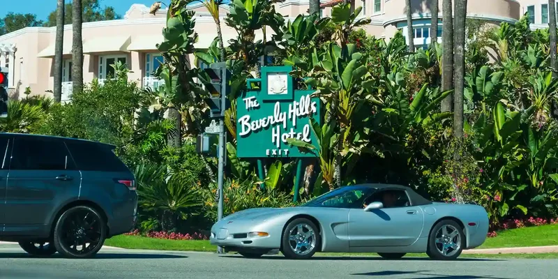 beverly hills hotel clear day